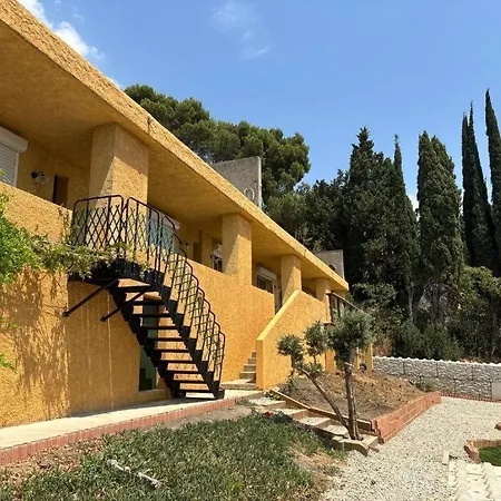 Roxane-inn With Apartment